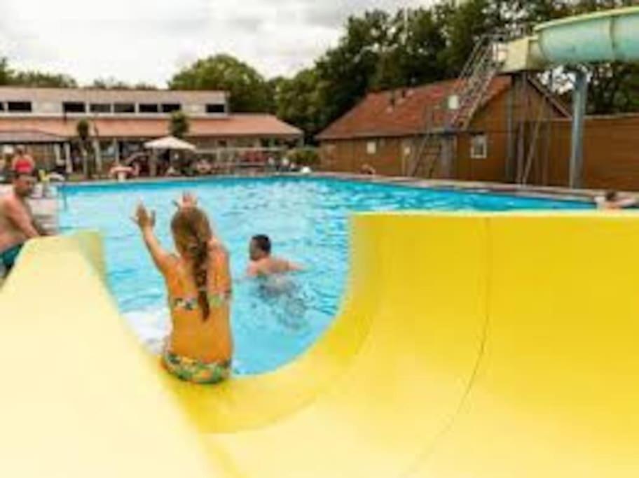 Chalet 14 Met Airco Familiecamping De Tien Heugten Schoonloo Drenthe Exterior foto